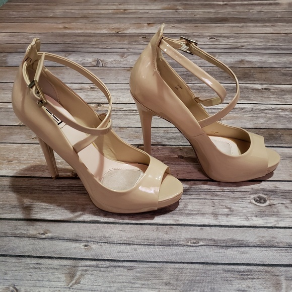 Plateform Nude Pumps - Picture 2 of 4